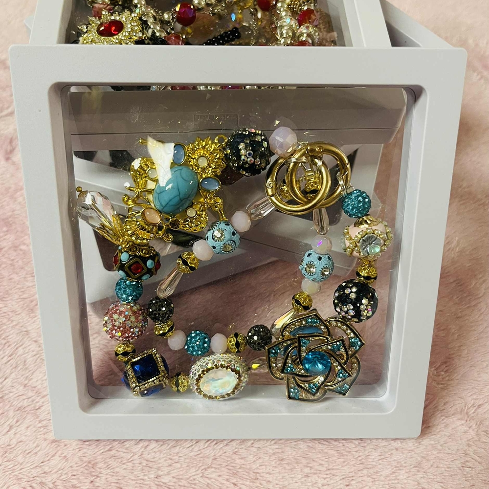 Chic Turquoise and Gold Bag Chain